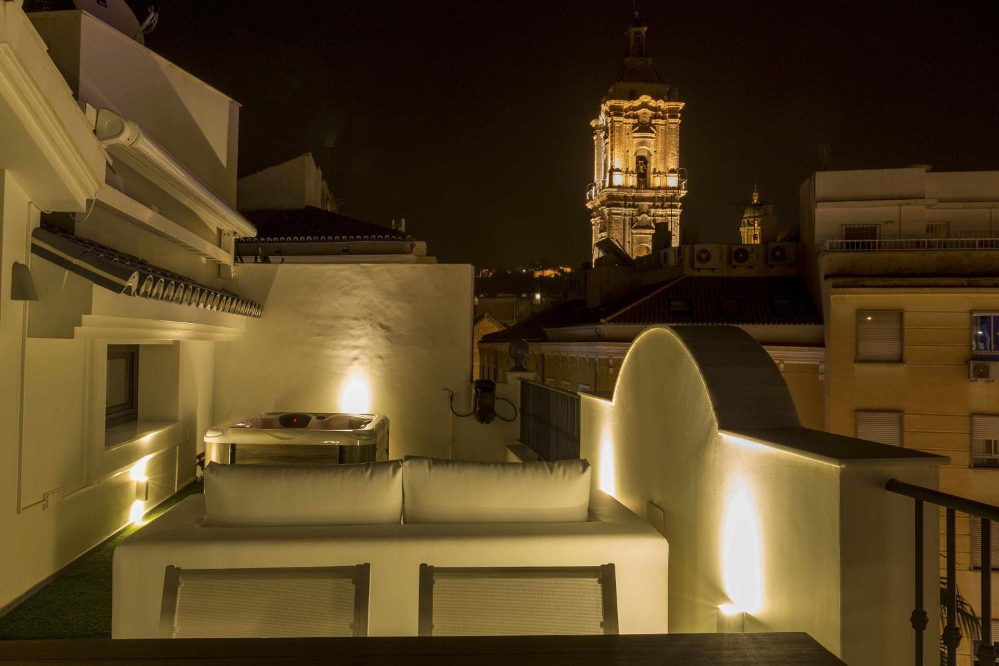 מאלגה The Clock House Luxury Urban Suites מראה חיצוני תמונה